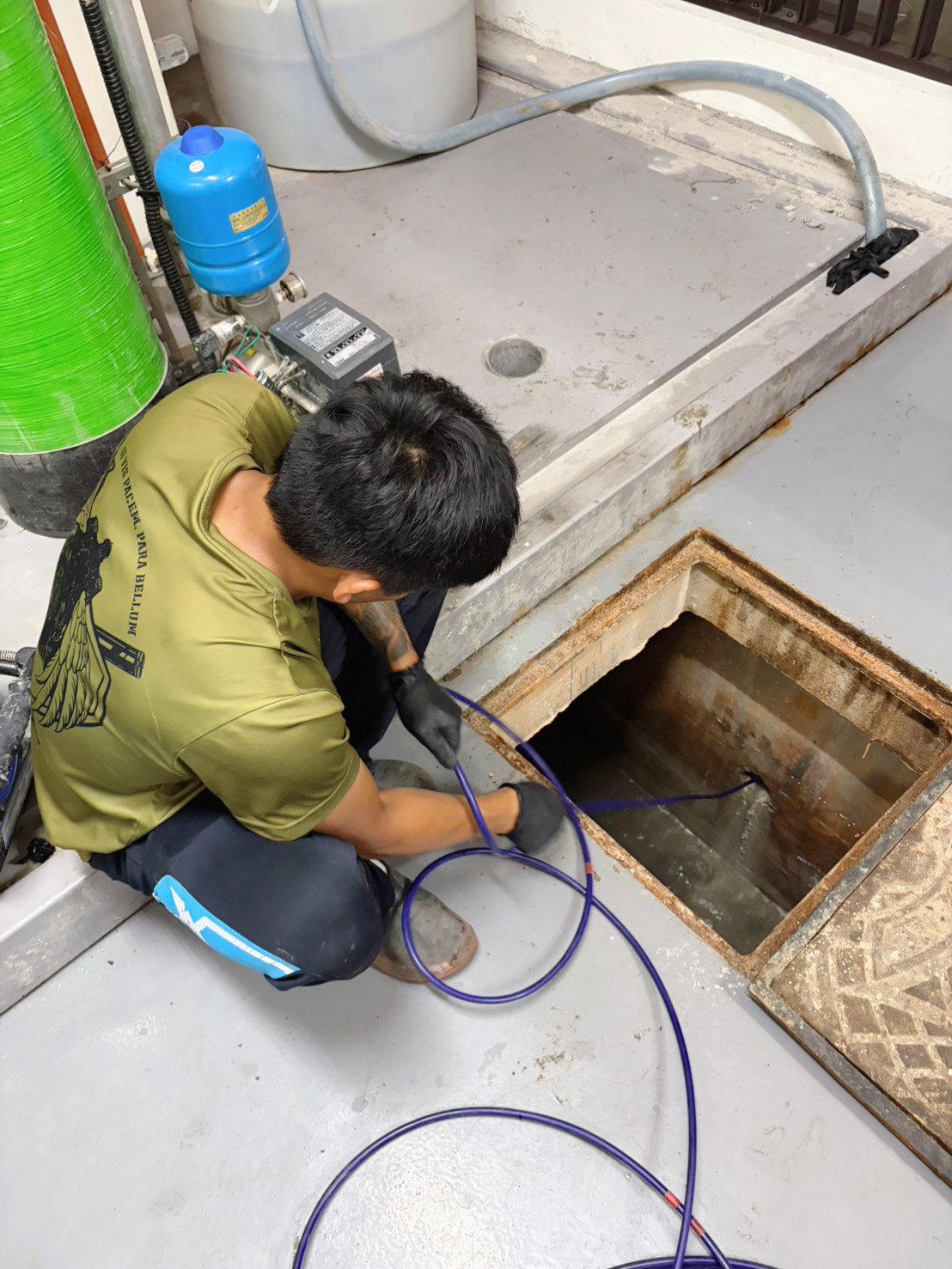 台北水刀通管-地下室停車場排水管堵塞，水刀通管將泥沙及沉澱物清除