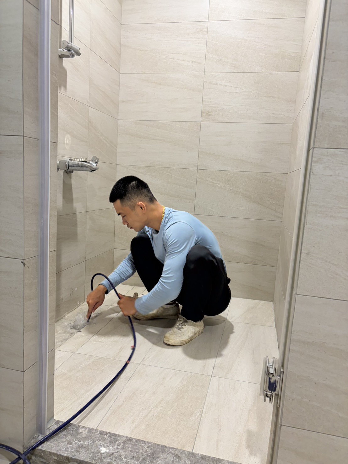 桃園通水管-浴室排水管堵塞，新建案水泥砂漿堵塞導致排水不順，但一樣能用水刀通管將水泥清楚。